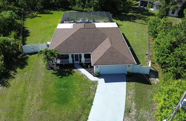 Haus * 3BR * 2BA * Schlafmöglichkeiten für 6 * 1408 Quadratmeter Ft. Le High Acres, Florida