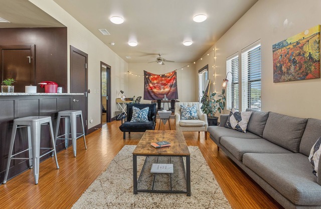 Fort Worth Quiet Loft - Gehen Sie zur Magnolia Ave!