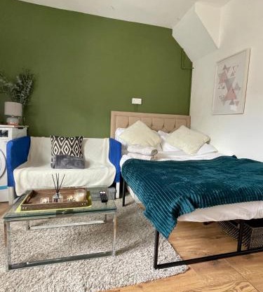 Fulham studio flat