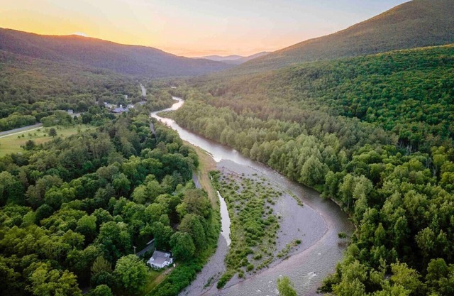 Full Buyout · Scenic Waterfront Property w/ Detached Cottage