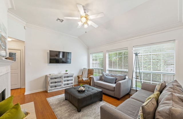 Full Home on Sunstone with fast WiFi and easy access.