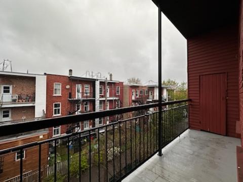 FULL KITCHEN 10min from DTOWN RoomB