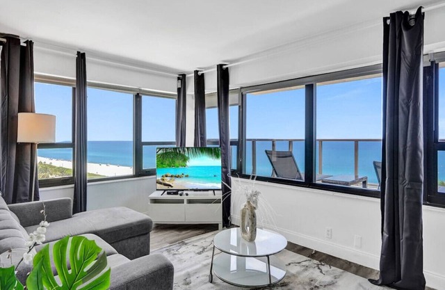 Full ocean view / Huge private terrace - 1002
