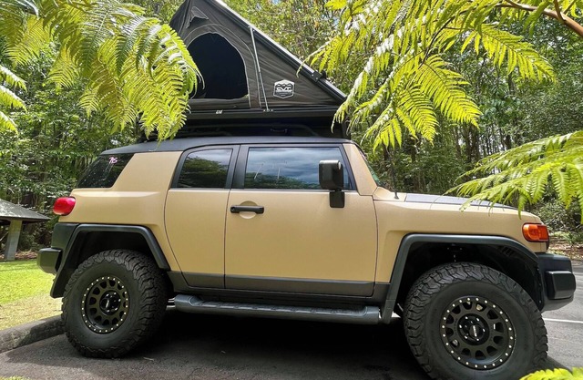 Fully Decked Lifted 4WD Tan FJ Cruiser!