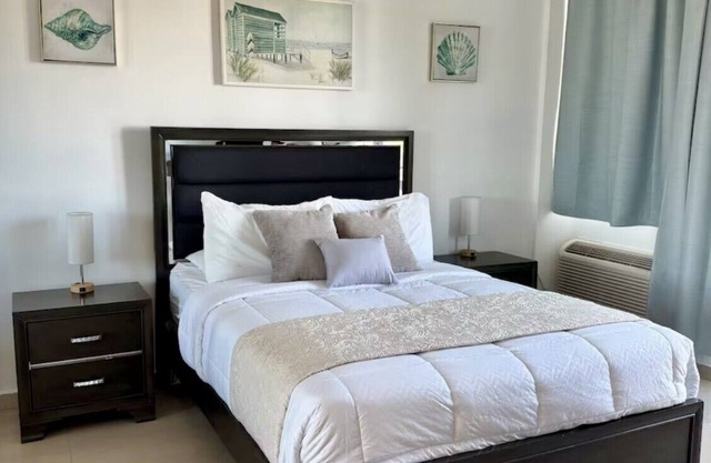 Fully equipped apartment with kitchen, WIFI, TV, AC, 1 Queen bed + 1 sofa bed