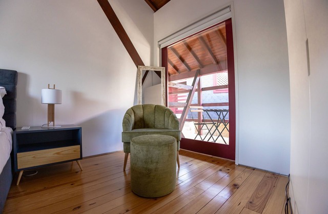 Fully equipped house, with one bedroom, access to shared pool!