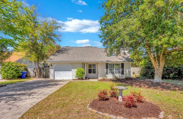 Fully Equipped Mount Pleasant Home Near Beaches and Downtown