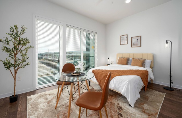 Fully-Equipped Studio Oasis! l Private Balcony
