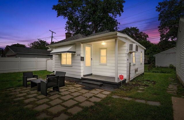 Fully equipped 2br retreat ( Entire House )