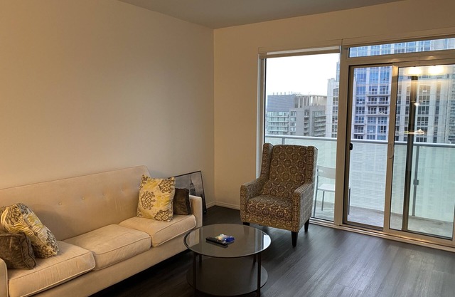 Fully furnished 1 bed apartment in downtown toronto high floor!