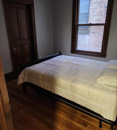 Fully furnished 3 bedrooms loft