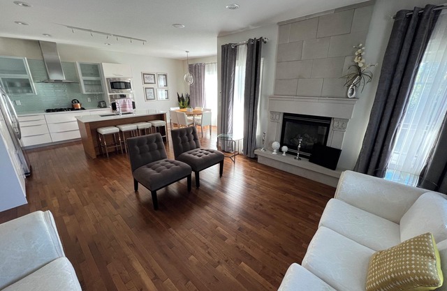 Fully Furnished 3bd, 2.5ba House in Stonebridge