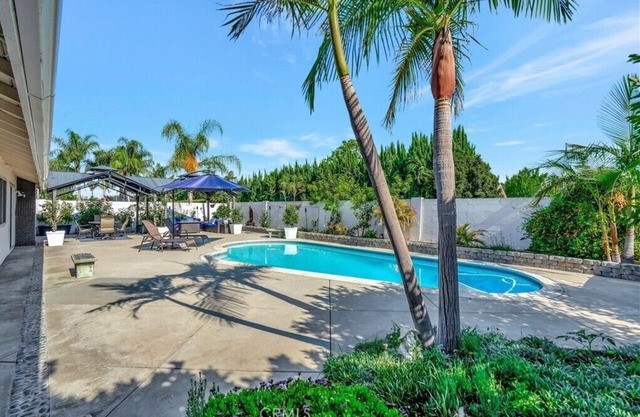Fully Furnished 4 Bedroom 3 Bathroom with Heated Pool for 3 months