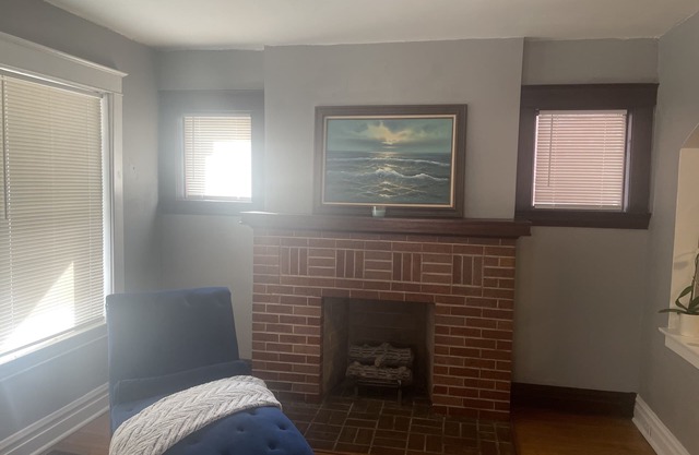 Fully furnished modern home, all access.