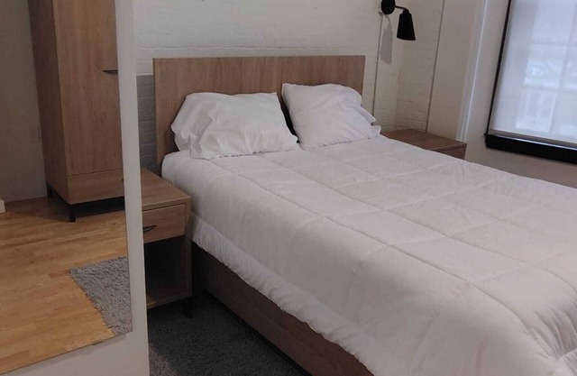 Fully Furnished Private Loft Style Charm Trumbull Elevator