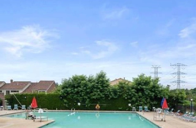 Fully Furnished Townhome with 3 bedroom and 1.5 bath
