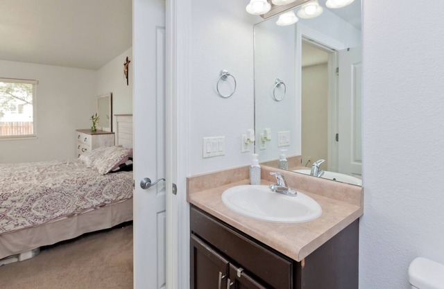 Fully furnished, move-in ready 3 bed 2 bath house.