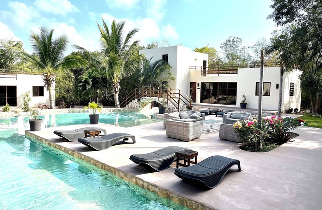 ENDLOSER Luxus! Private 3-Villa Estate mit riesigem Pool Oasis, Concierge-Service