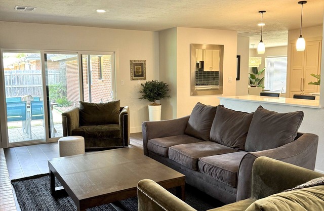Fully remodeled 3 bed/2 bath house in a quiet neighborhood near the OU campus.
