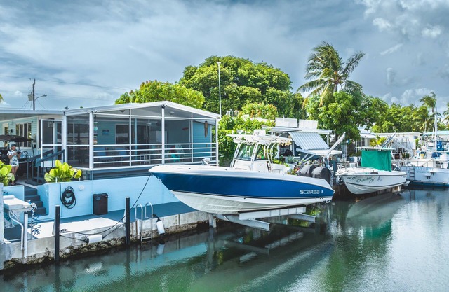 Fully Remodeled Spacious 3/2.5 waterfront Key Largo home with dock & boat lift