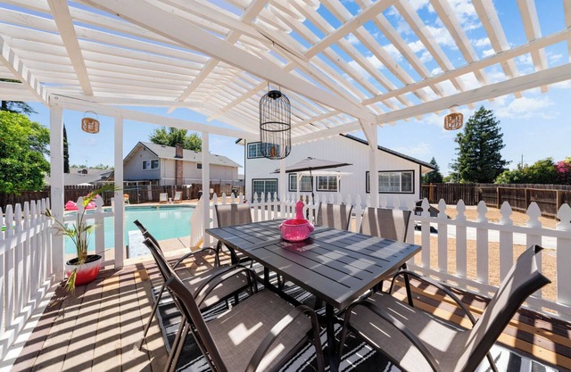 Fully Remodeled 4BD3BA Home w/Pool near Highway