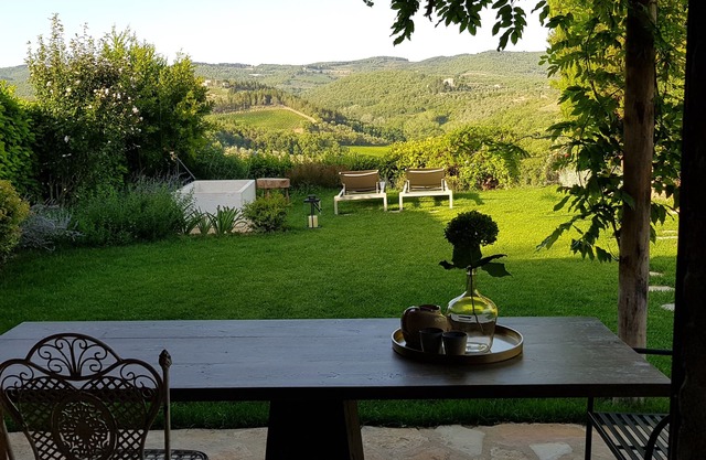 Komplett renoviertes Chianti-Landhaus, 10 Minuten von Siena entfernt; einen atemberaubenden Blick