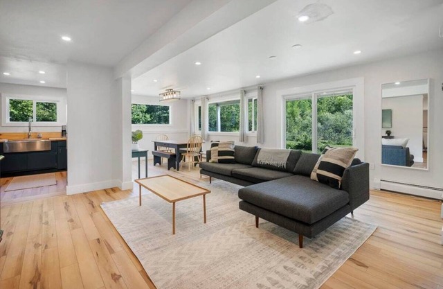Fully Renovated Condo in Heart of Stowe