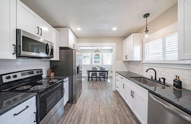 Fully Renovated Cottage Close to Yellowstone & Rexburg, just off the highway!