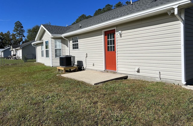 Fully Renovated Cozy Family Retreat Home!