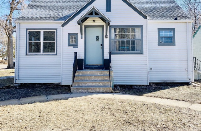 Fully Renovated Home 3 Blocks to Main Street, 10 Minutes to Lake Mac!