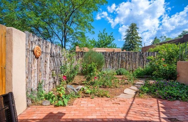 fully renovated SF detached home in desirable historic area close to downtown.