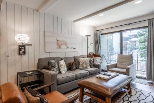 Fully Renovated! St Anton #17 Ski in Ski Out 1 Bedroom 1 Bathroom Condo! Sleeps up to 4!