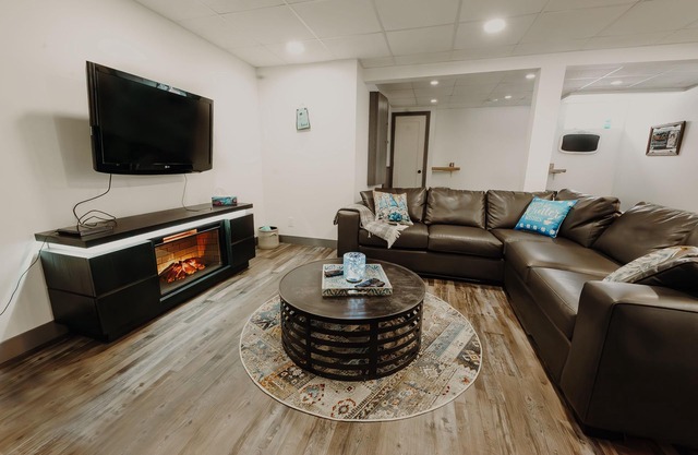 Fully Renovated Vintage Lake House steps from the lake and local amenities
