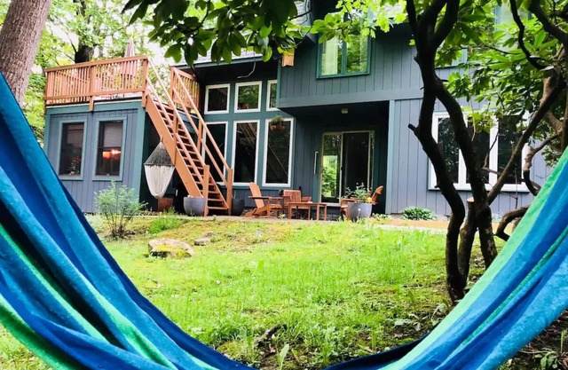 Fully stocked creekside retreat with sauna and privacy