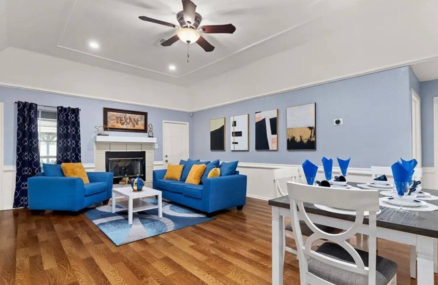 Fun 4-bedroom house with WiFi & AC in San Antonio by Seaworld/AFB
