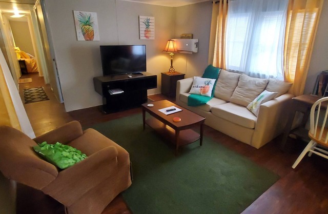Fun Affordable 2BR/1BA in the heart of WM