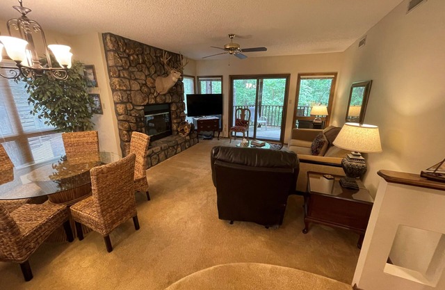 Fun at Lake Ouachita! 2 BR / 2 BA Condo
