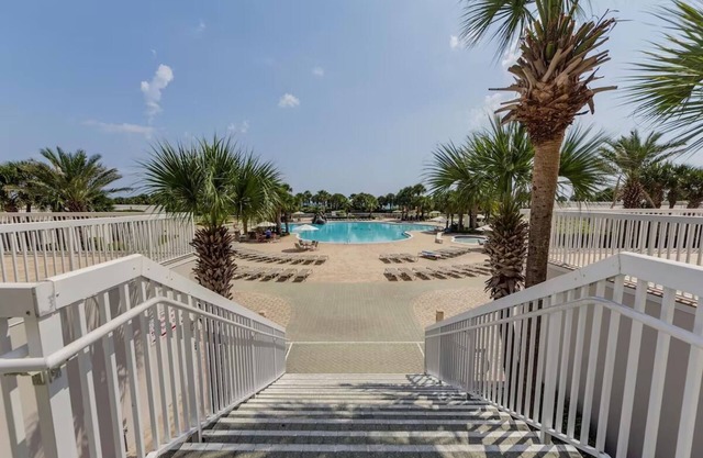 Fun Beach Resort. Drink Service, Pool and Relaxation
