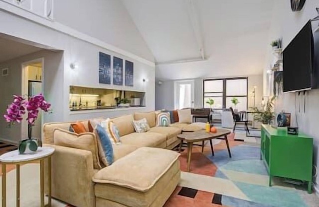 Fun Dtown Penthouse #4 | Park, Museums +gym