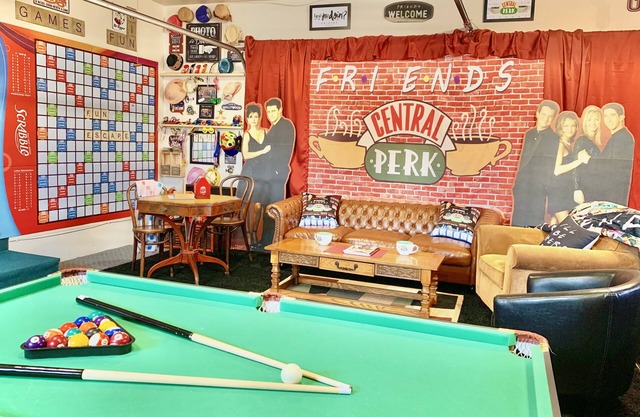 Fun Escape 1 - Starved Rock - Skydive- Game Room