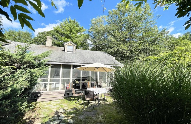 Hollywood Bungalow in Berkshires