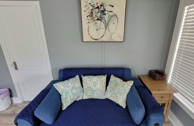 Fun Newly Renovated Bungalow