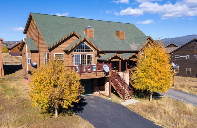 Fun 4 bedroom with Air Conditioning to Stay Cool