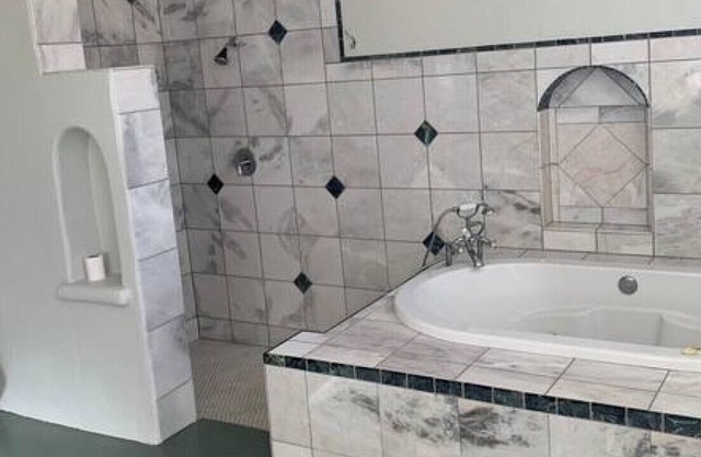 Funky 2BR Fully Furnished Apt in Historic Mansion!