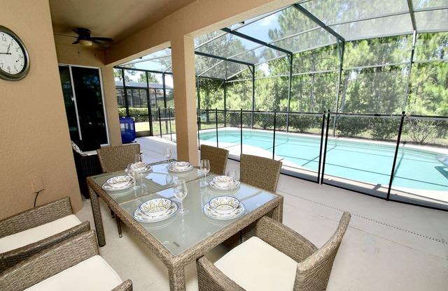 FUNTASTIC 1 LEVEL 5/4 POOL HOME- NATURE VIEW-NEAR DISNEY-FREE BBQ & RESORT FEE