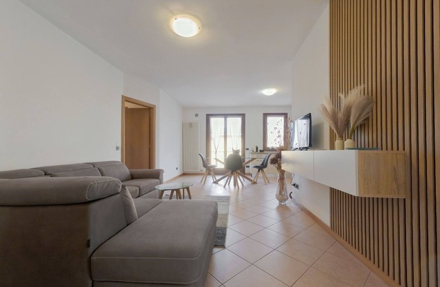 FURIUS APARTMENTS -9B: Two bedrooms apartment with reserved parking space
