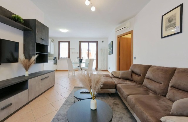 Furius Apartments 9-D: Designer three-room apartment with reserved parking space