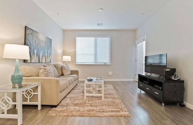 Furnished 1BR w/ Shared Fire Pit, Heated pool & BBQ