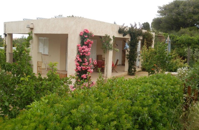 2 Zimmerwohnung, Klimaanlage, Garten, Terrasse, 100 m vom Badestrand
