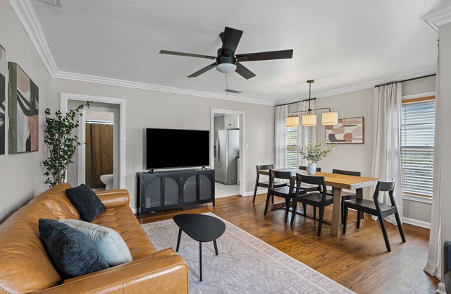 Furnished 3BR Home Walk to Dining&Grocery,Near TCU&Medical District Pet-Friendly